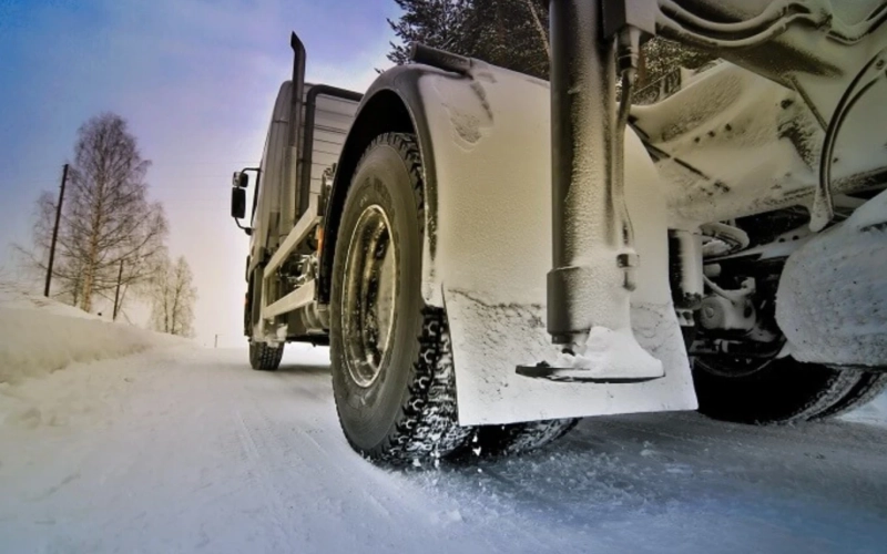 Основные признаки износа грузовых шин и когда их обязательно менять