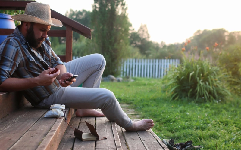 Чим зайнятися ввечері на дачі після поливу, посадок і догляду за рослинами