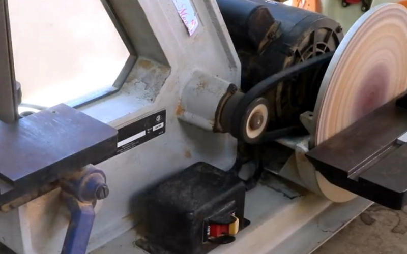 Разбегаются глаза от типов шлифовальных станков? Расскажем, как выбрать лучший