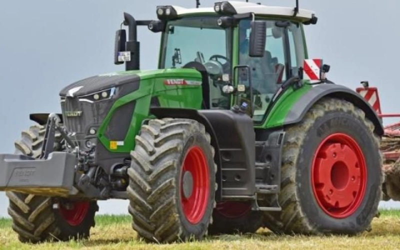 Особенности обслуживания аккумулятора трактора