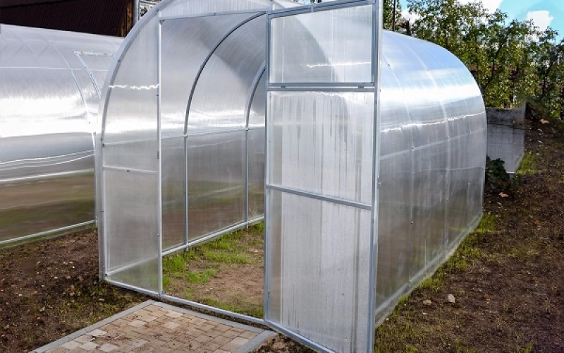 Теплицы из сотового поликарбоната для хорошего урожая Теплицы из сотового поликарбоната для хорошего урожая